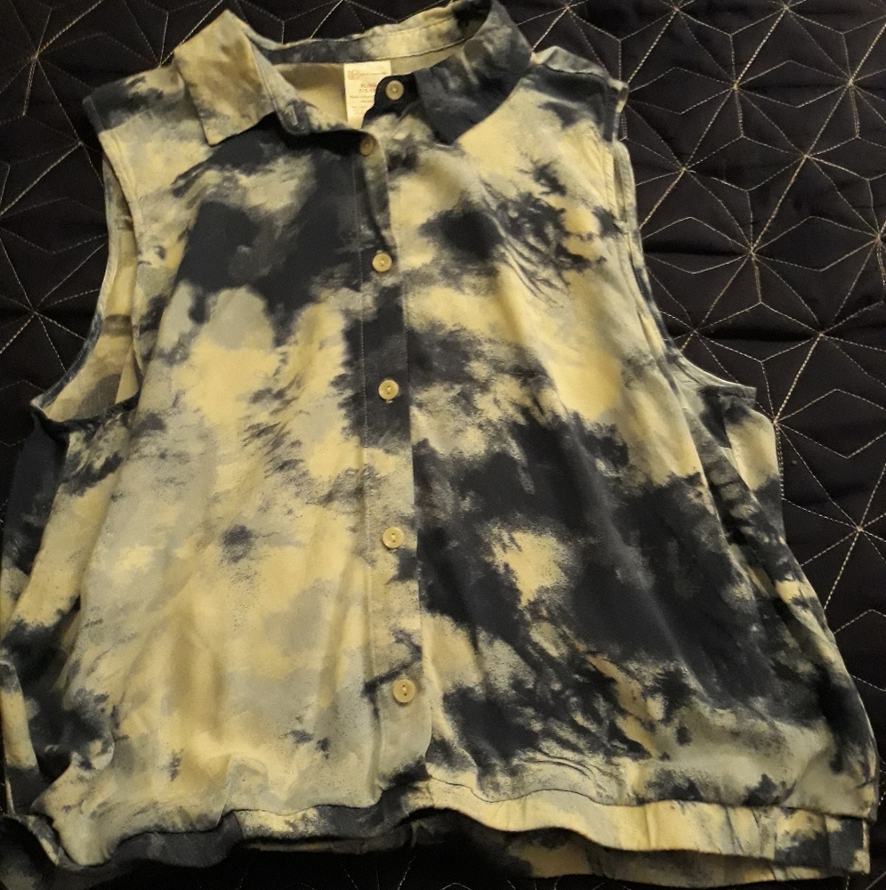 Blue tie dye blouse